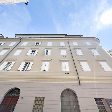 Slataper 9 Tirabora Short Rent Lägenhet Trieste Exteriör bild